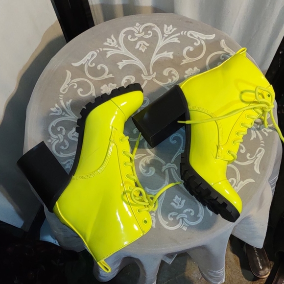Qupid yellow patent leather lace up boot - Picture 8 of 8